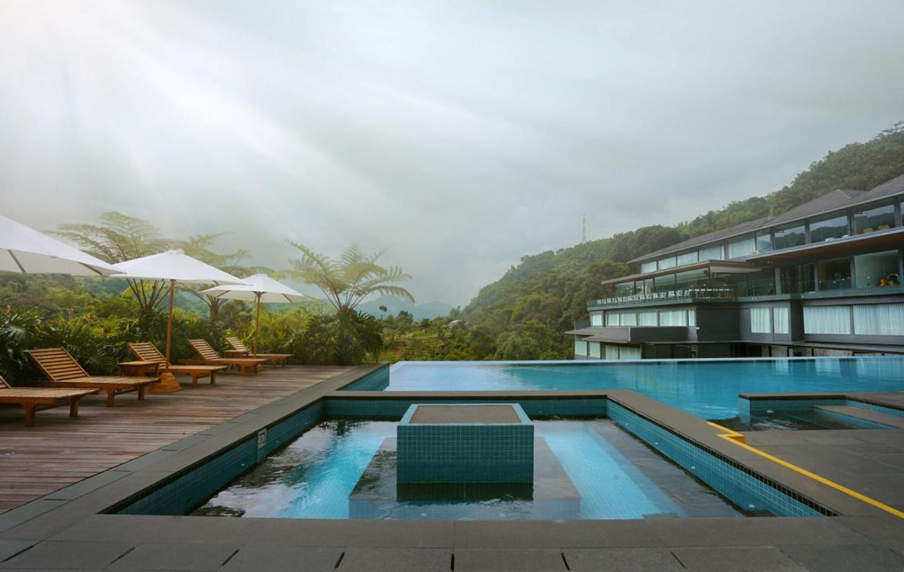 Forest Hills Hotel Soreang Bagian luar foto