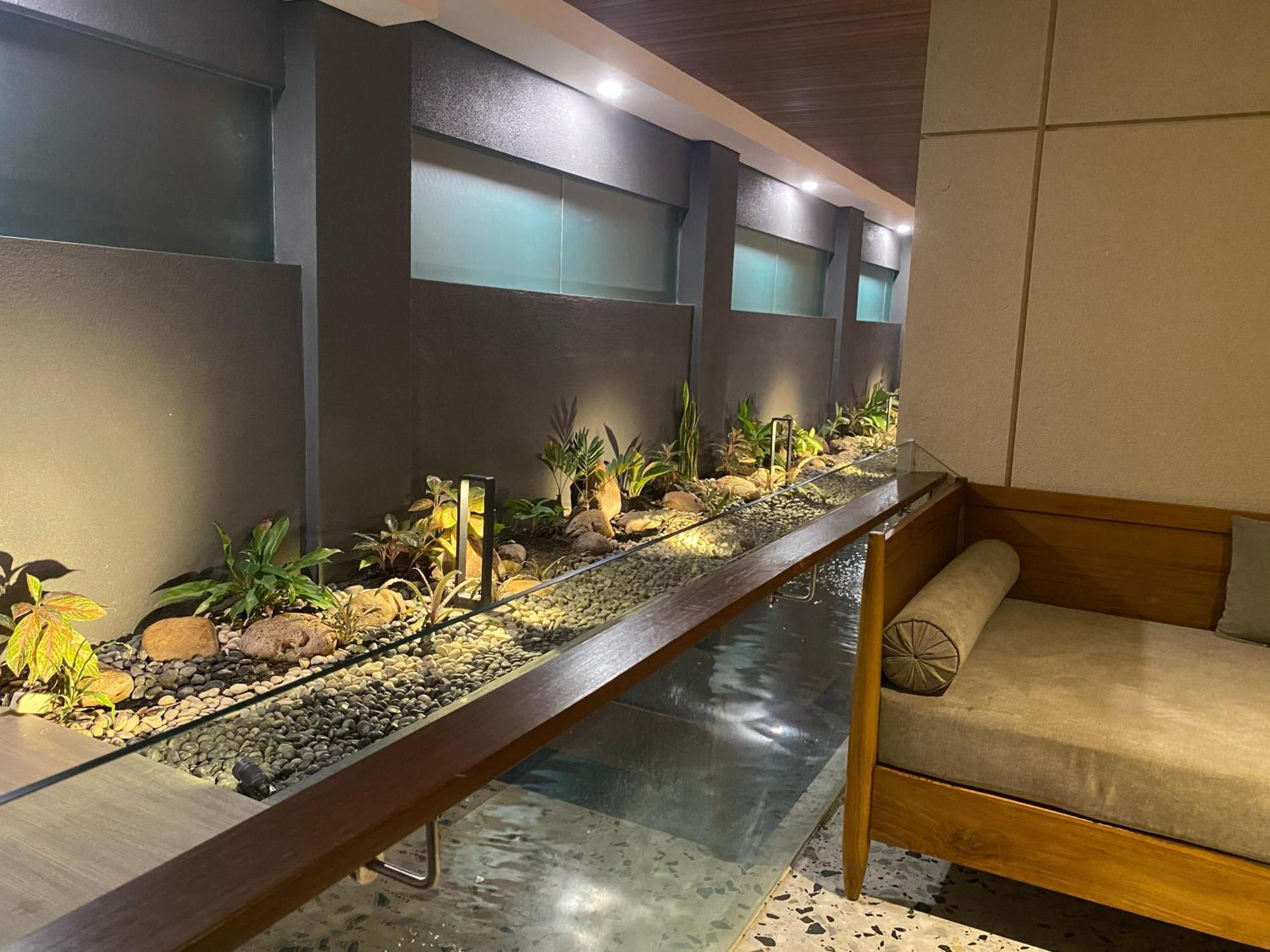 Forest Hills Hotel Soreang Bagian luar foto